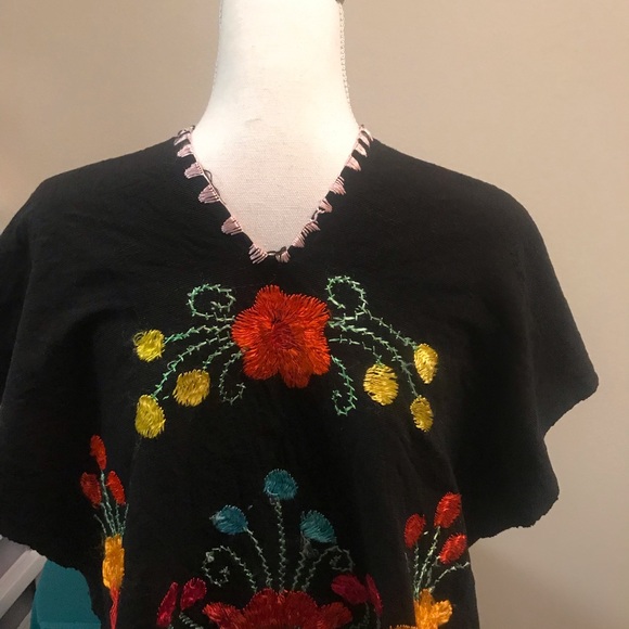 Handmade Poncho made in Guaymas - Picture 7 of 8